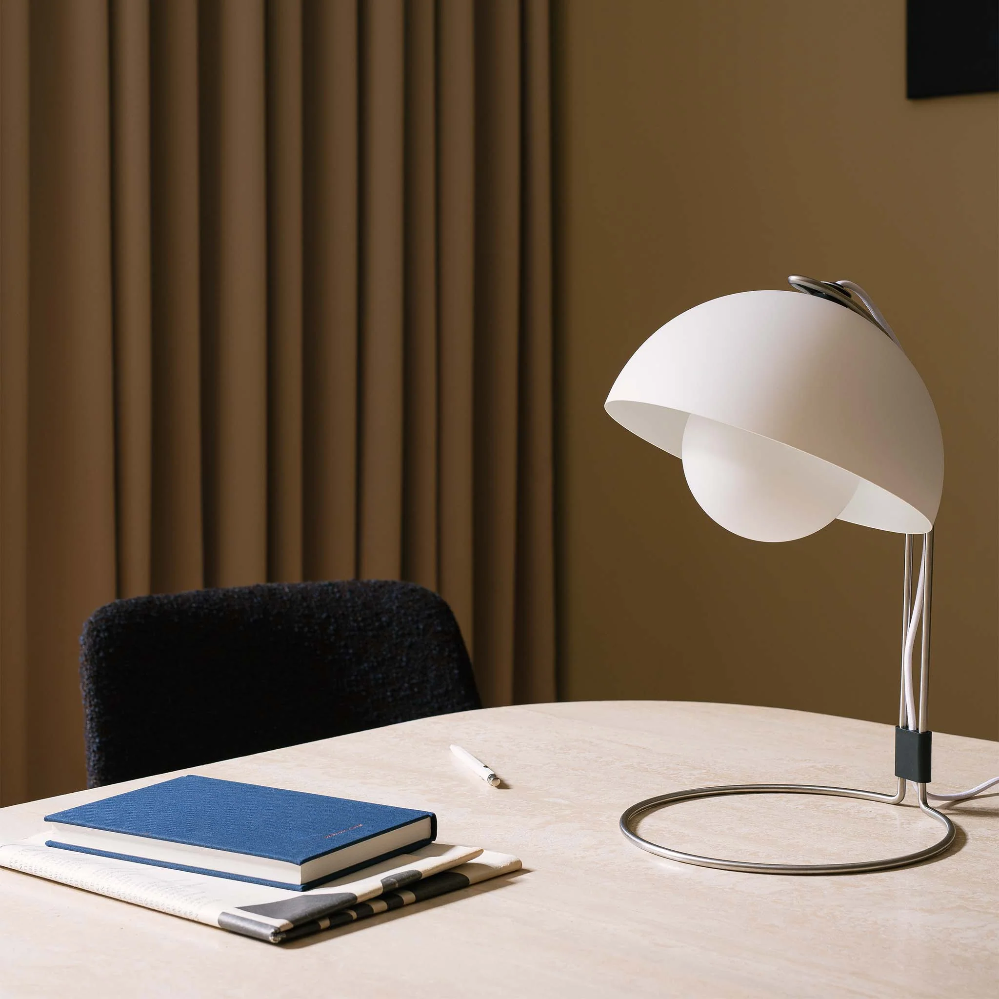 Flowerpot Table Lamp VP4 by &Tradition - Image 4
